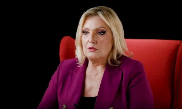 „ZAR TO DA SE RADI ZA 200 EVRA?!“ Pevač progovorio o Snežani Đurišić u jeku skandala vezanog za mito u Zvezdama Granda