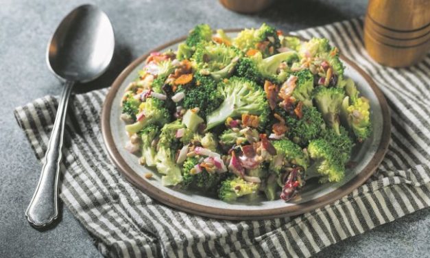 SALATA SA BROKOLIJEM I SLANINOM! Idealan večernji obrok za celu porodicu!