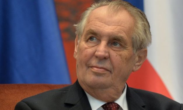 Zeman: Srbija među par mogućih posrednika za mir u Ukrajini