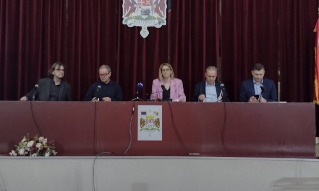 Briga nas za Vučića, šta mi sami možemo da uradimo i promenimo: Tribina opozicije u Kragujevcu
