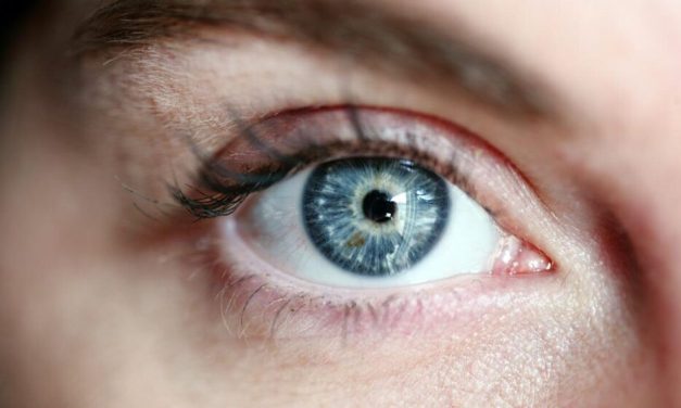 Prvi znaci Alchajmerove bolesti mogu se videti u vašim očima