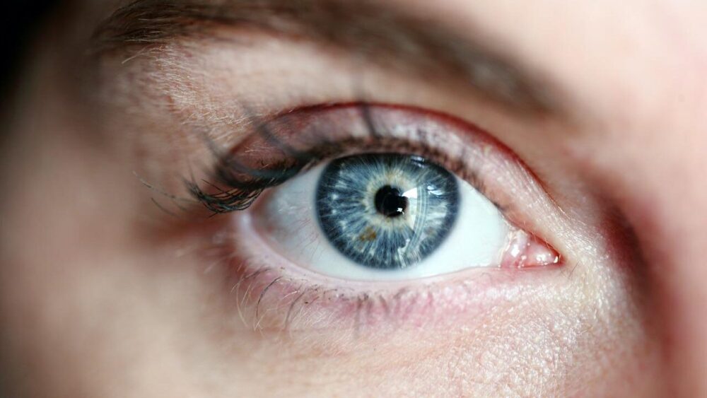 Prvi znaci Alchajmerove bolesti mogu se videti u vašim očima