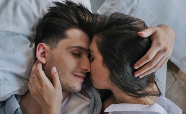 Ovo možda niste znali: Evo zašto zatvaramo oči tokom seksa!