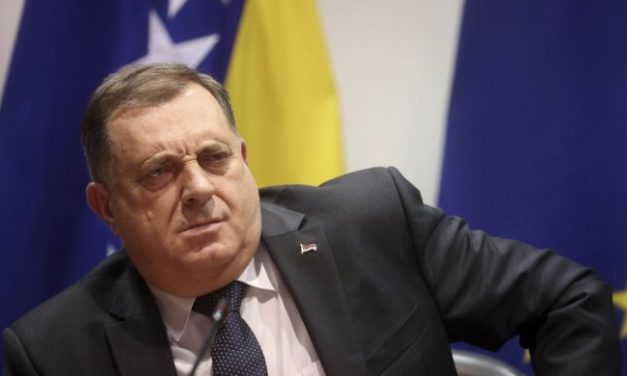 DODIK POKAZAO ZUBE! Američkom ambasadoru stigao žestok odgovor! „Ponižavaš svoju državu…“