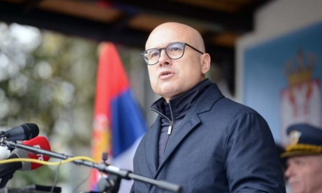 MINISTAR VUČEVIĆ ODGOVORIO NA TAKOZVANA SAZNANJA ROJTERSA: Laž je da šaljemo oružje u Ukrajinu!