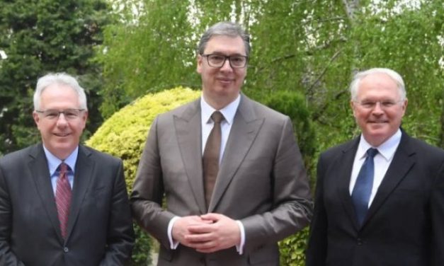 Mir i stabilnost su vrednosti na kojima moramo da istrajemo! Vučić primio ambasadore Kristofera Hila i Majkla Marfija!