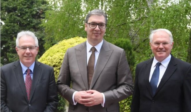 Mir i stabilnost su vrednosti na kojima moramo da istrajemo! Vučić primio ambasadore Kristofera Hila i Majkla Marfija!