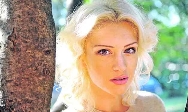 „NE MOGU DA GLEDAM SADRŽAJ KOJI DECA POSTAVLJAJU“: Anja Mit nakon tragedije donela odluku da ugasi društvenu mrežu! (FOTO)