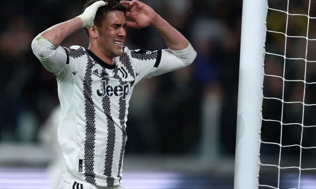 ŽOZE MURINJO LJUBIO, A DUŠAN VLAHOVIĆ POBESNEO! Pakleno polufinale Lige Evrope, Srbinu pucaju živci u Juventusu!