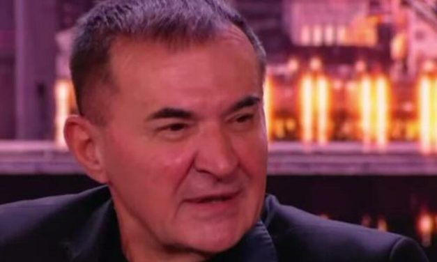„NAŠA AZBUKA IMA 32 SLOVA!“ Crnogorski pevač podržao Mitra Mirića