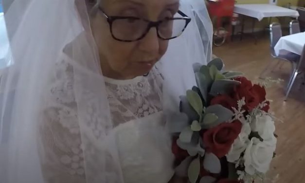 HIT VENČANJE! Baka se UDALA za SEBE