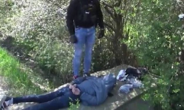 PRIVEDEN RAZBOJNIK U PROKUPLJU: Naljutio se što su ga uhapsili pa psovao i pretio policajcima, a jednog od njih i udario…