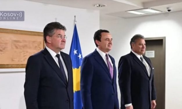 ČEGA SE PAMETAN STIDI, TIME SE KURTI PONOSI! Eskobaru i Lajčaku se hvali imenovanjem Slađane Pantović koja je dobila PET GLASOVA