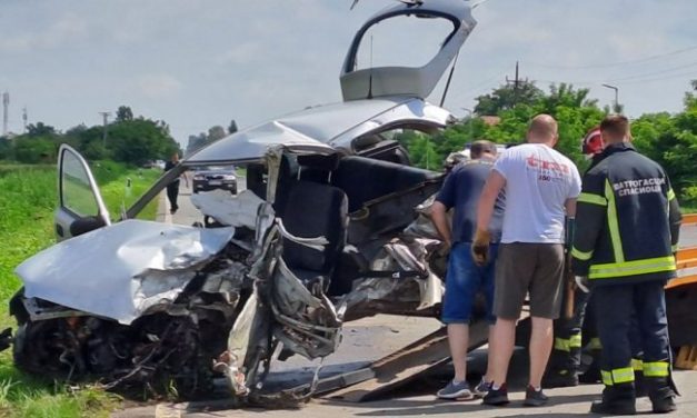 MUZIČAR IZAZVAO STRAŠAN UDES KOD KIKINDE! „Oktavijom“ se direktno zakucao u „opel“ (FOTO/VIDEO)