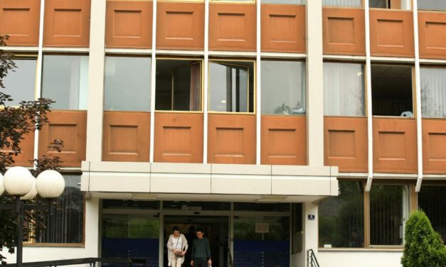 Slučaj teško bolesne Banjalučanke uzdrmao FZO RS: Advokat najavljuje krivičnu prijavu, Fond SAKRIVA TROŠKOVE izgubljenih sporova