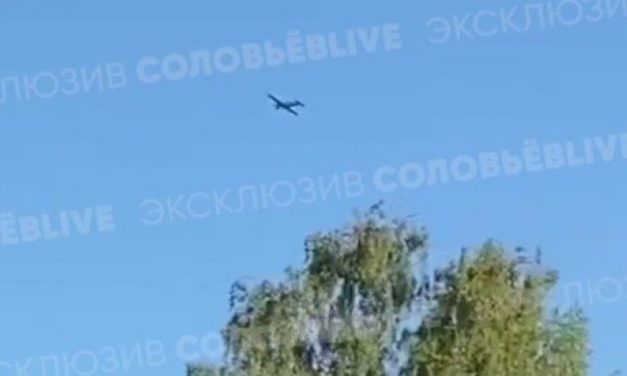 (VIDEO) HAOS U RUSIJI, DRONOVI OPET KRENULI NA MOSKVU! Stanovnici snimili bespilotne letelice, dejstvovao ruski PVO!