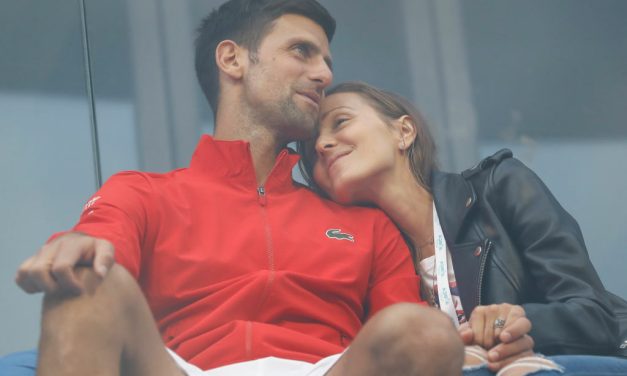 Jelena u problemima: Najveća estradna zavodnica učinila sve da se približi Novaku i konačno je uspela