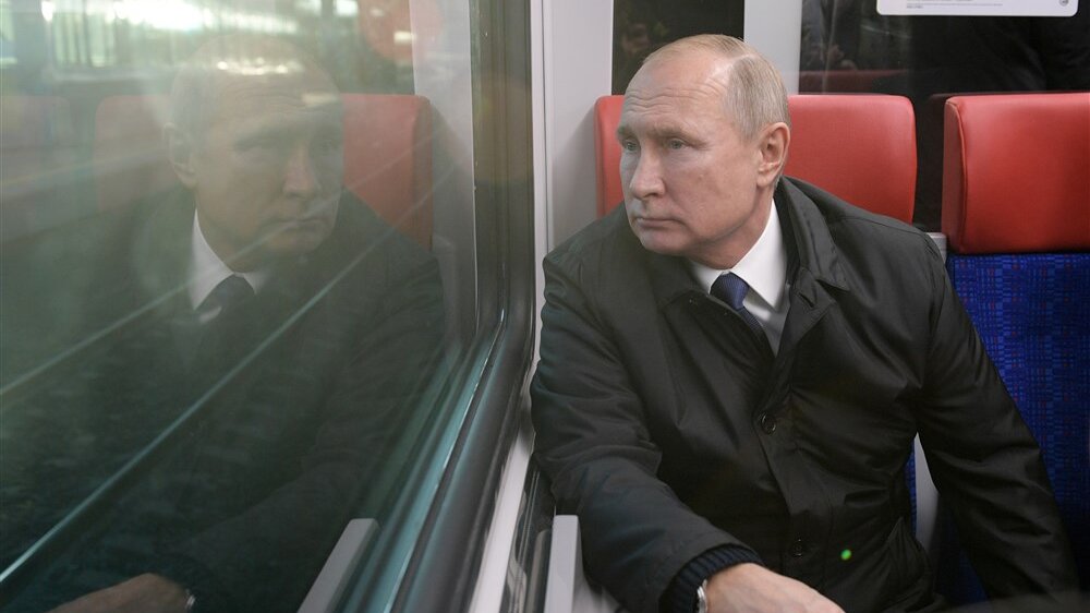 Procurile fotografije Putinovog „voza duhova“: Hamam i aparat za zatezanje lica