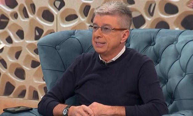 U ovoj VELELEPNOJ vili živi Saša Popović i Suzana, a u dvorištu imaju i OVO