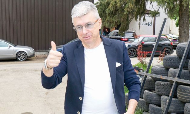 Saša Popović u velikom problemu: Isplivala tajna afera koju je imao sa poznatom pevačicom