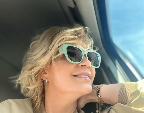 Voditeljka dnevnika svima POMUTILA UM u bikiniju, pevač odmah OREAGOVAO: „Da se Petar ne ljuti…“