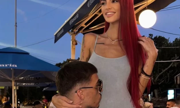 „JE L’ ONA OPET TRUDNA?!“ Danilo Raičević LJUBI U STOMAK Taru Simov na krštenju sina Nikolaja!