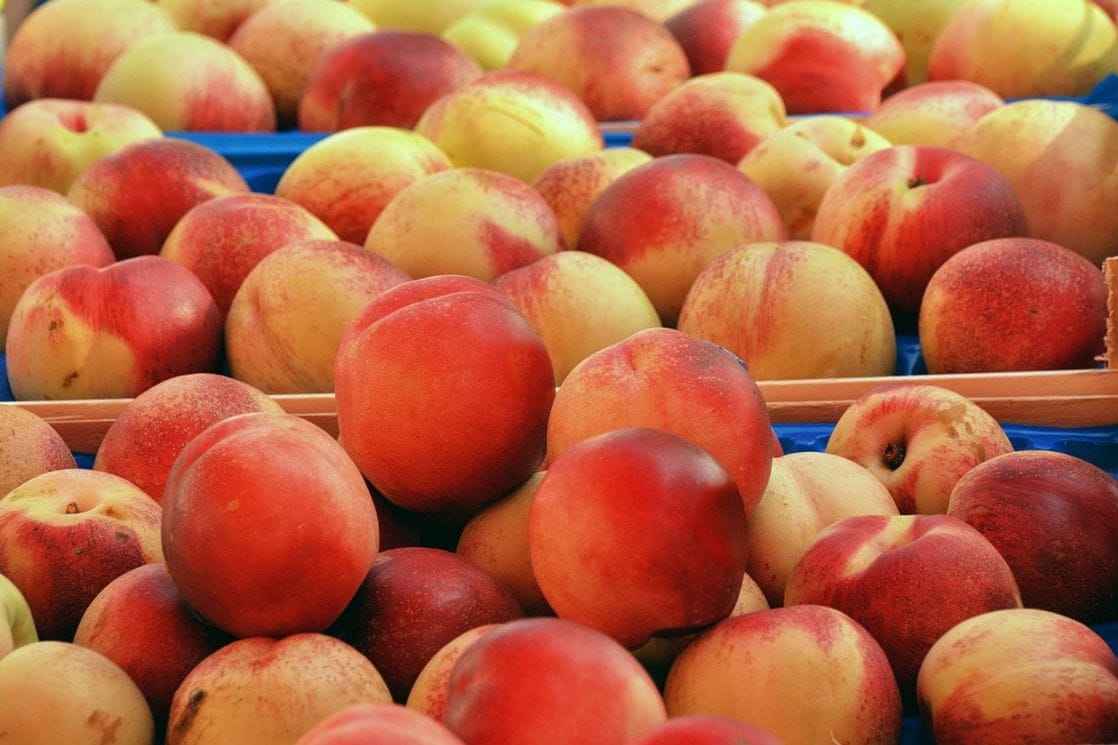Spriječen uvoz voća sa opasnim pesticidom iz Srbije