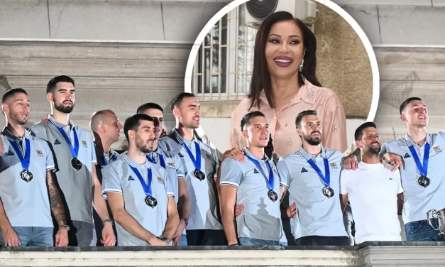 „NOVAK ĐOKOVIĆ I KOŠARKAŠI SU ME DOČEKALI KAO KRALJICU!“ Ceca progovorila o slavlju sa sportistima!