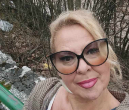 Oglasila se MAJKA Aneli Ahmić! Otkrila u kakvom je stanju nakon SUROVOG LINČA nad njenom ćerkom: „On POTPLAĆUJE ljude!“