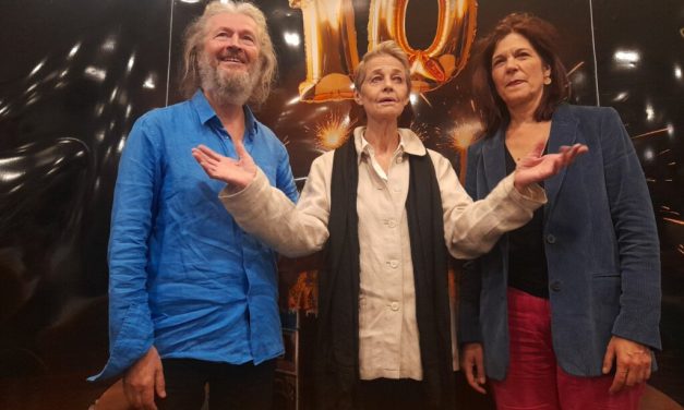 Danas sa Šarlotom Rempling: Sada sam samo starija verzija sebe, i dalje sam dete, adolescent, hipik, mlada žena, i malo mudrija, ljubaznija i blaža prema sebi