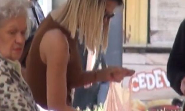 PAPARACO: Milica Pavlović BEZ ŠMINKE KUPUJE NA PIJACI!