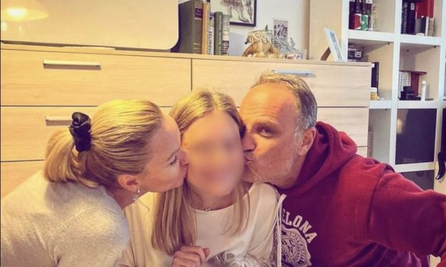 MAJKIN KLON! Tijana i Slaviša Čurović se OZARE na POMEN ĆERKE, koriste svaki trenutak da je OBRADUJU (FOTO)