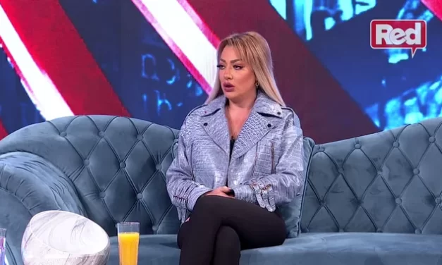 „JE L’ ŠALA ŠTO HVATA DEVOJKE ZA INTIMNE DELOVE TELA?!“ Sandra Rešić zgrožena Janjuševim ponašanjem