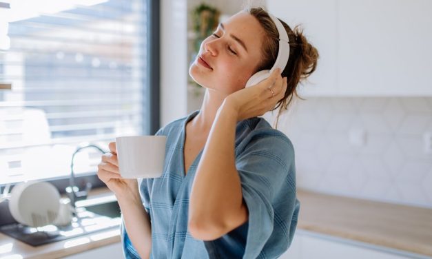 Slušanje muzike rano ujutru može doprineti zdravlju: Utiče čak i na imunitet, a evo i kako
