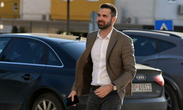 Krvavac: Izgleda da Abazovićeva torta nije s ljubavlju, zna kakav…