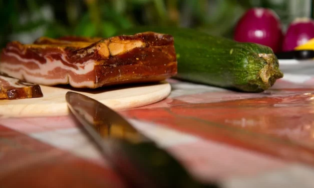 Da li je slanina stvarno dobra: Razlozi zašto bi trebalo da je (ne)jedete