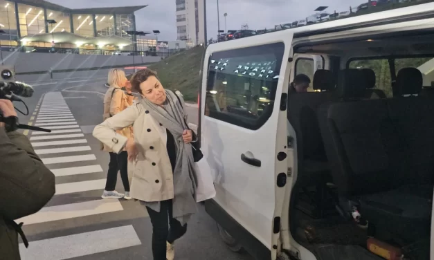 Paparaco: Uhvatili smo Katarinu Radivojević na aerodromu bez šminke!