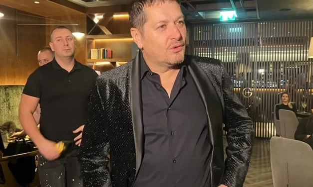 Hospitalizovan Aco Pejović! Jedva je otpevao tri pesme, sišao sa bine i odvezli ga u bolnicu!
