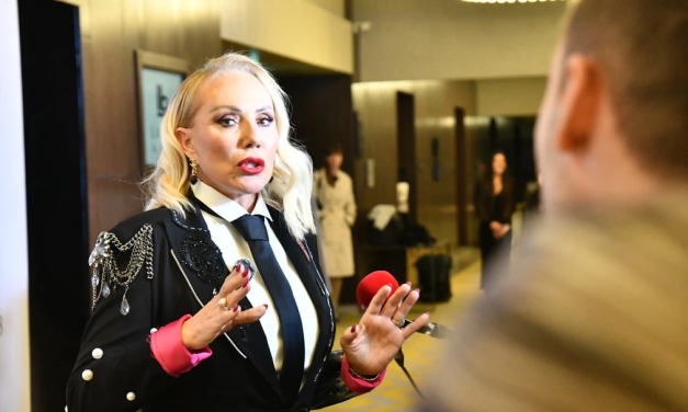 Lepa Brena otkrila zbog čega je Stefan Živojinović ODUSTAO od muzičke karijere: “Ovo je preveliki cirkus za njega“