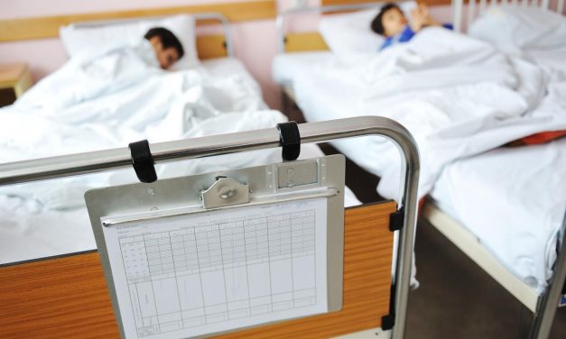 „RODITELJI SE ODRIČU OBROKA DA BI NJIHOVA DECA JELA“ Više od 800.000 pacijenata primljeno u bolnicu u Britaniji zbog gladi, lekari zabrinuti: Ne možemo da prepisujemo ishranu ili novac kao terapiju