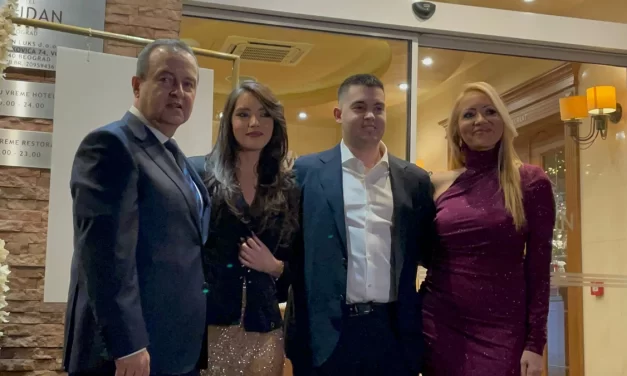 Izrasla u lepoticu: Evo kako izgleda ćerka Ivice Dačića koja slavi punoletstvo! (Galerija fotografija)