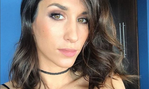 NAJČUDNIJA JELKA OVE SEZONE: Jelisavetu Orašanin svi pitaju: “Kakvi su to ukrasi?“