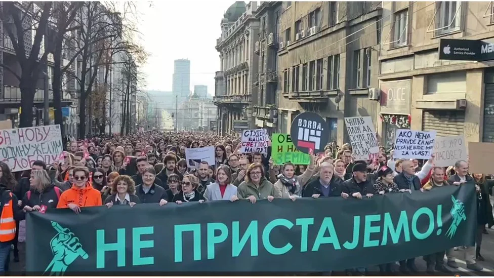 Izbori u Srbiji: Hiljade ljudi na protestu inicijative ProGlas, poništavanje izbora jedini zahtev
