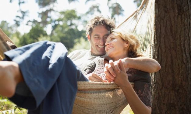 Kako da privučete ljubav u Novoj godini: 5 efikasnih strategija