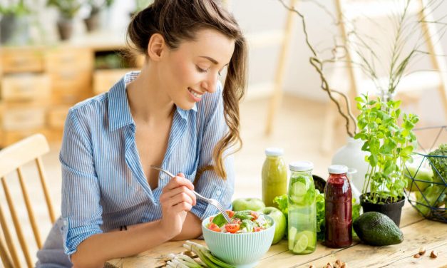 INDIJSKI NUTRICIONISTA OTKRIVA 5 JEDNOSTAVNIH TAJNI DUGOVEČNOSTI: Mnogo vode i povrća, SLATKIŠI ni pod razno