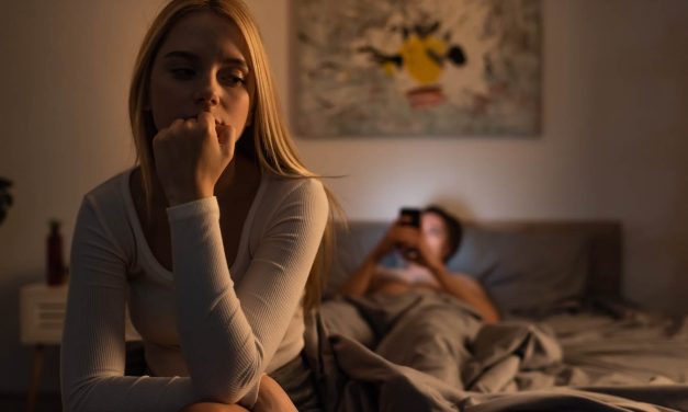5 SIGNALA DA NEKO NIJE ZABORAVIO BIVŠU LJUBAV: Ako ste u novoj vezi i primetite ih, NEMA nade