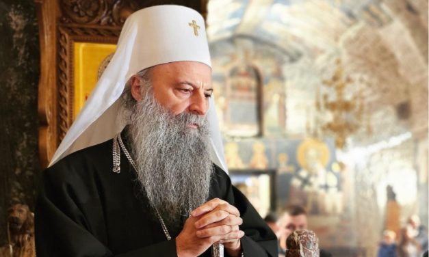 Božićna Poslanica SPC:  Borite se za uzrastanje djece u pobožnosti i čestitosti
