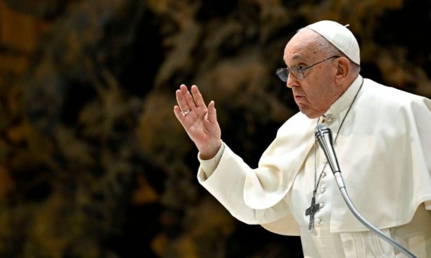 Papa Franjo: Seksualno zadovoljstvo dar od Boga