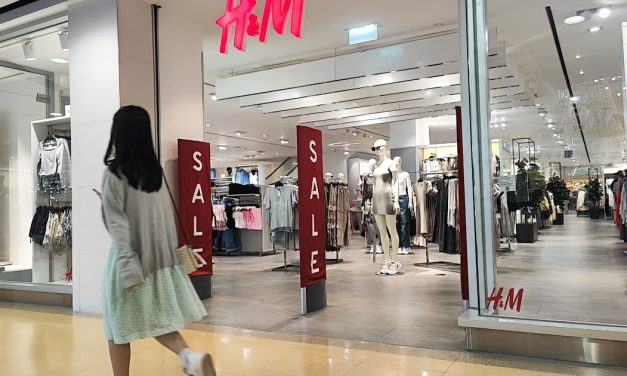 H&M hitro povukao reklamu nakon izbijanja skandala: Optužen za „seksualizaciju dece“