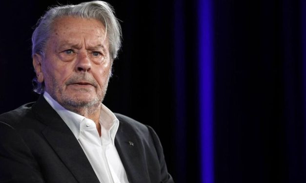 “Želim da umrem”: Alan Delon je u teškom stanju, ljekar navodi da je sklon suicidu
